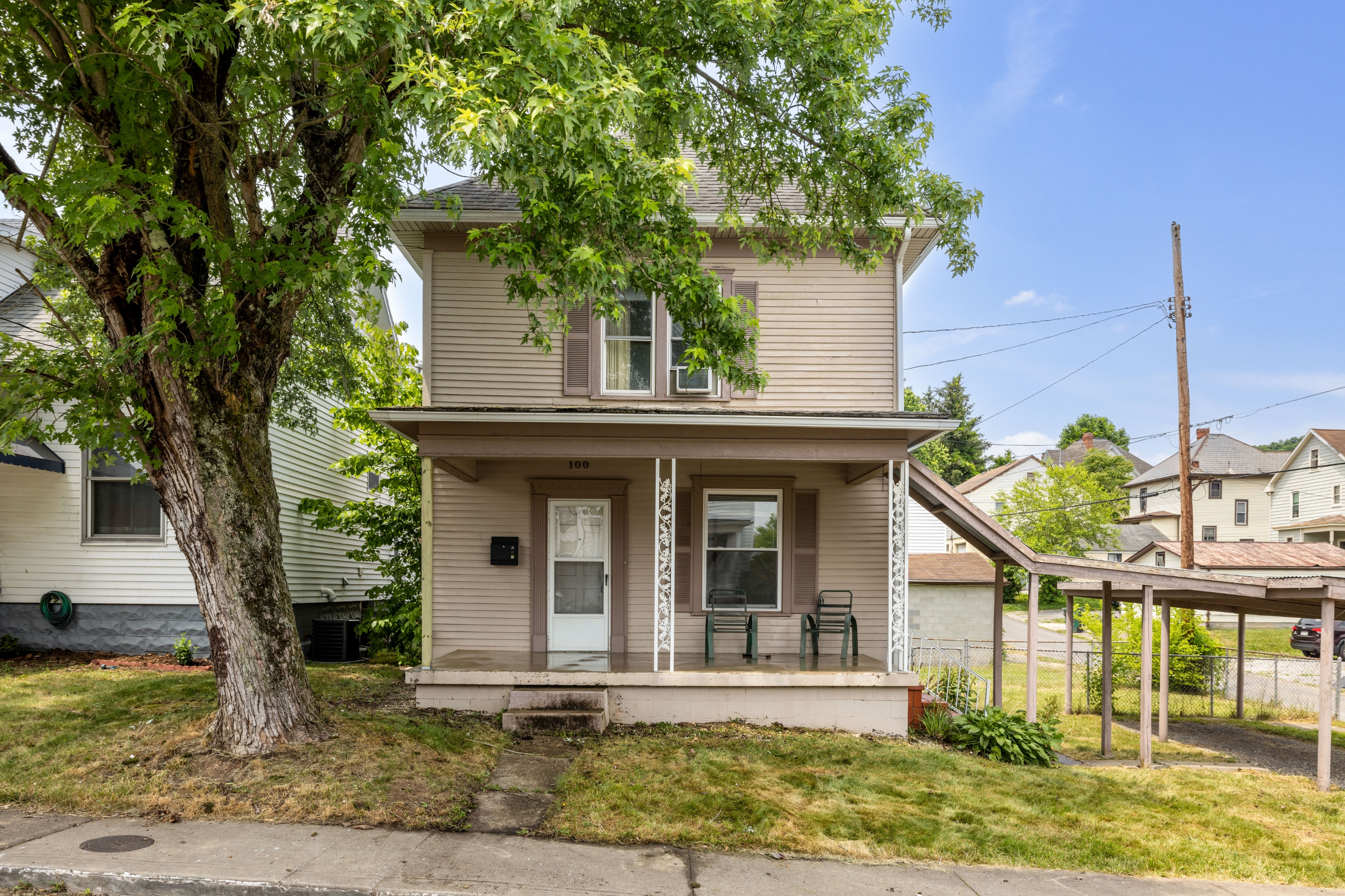 100 Carpenter St - 100