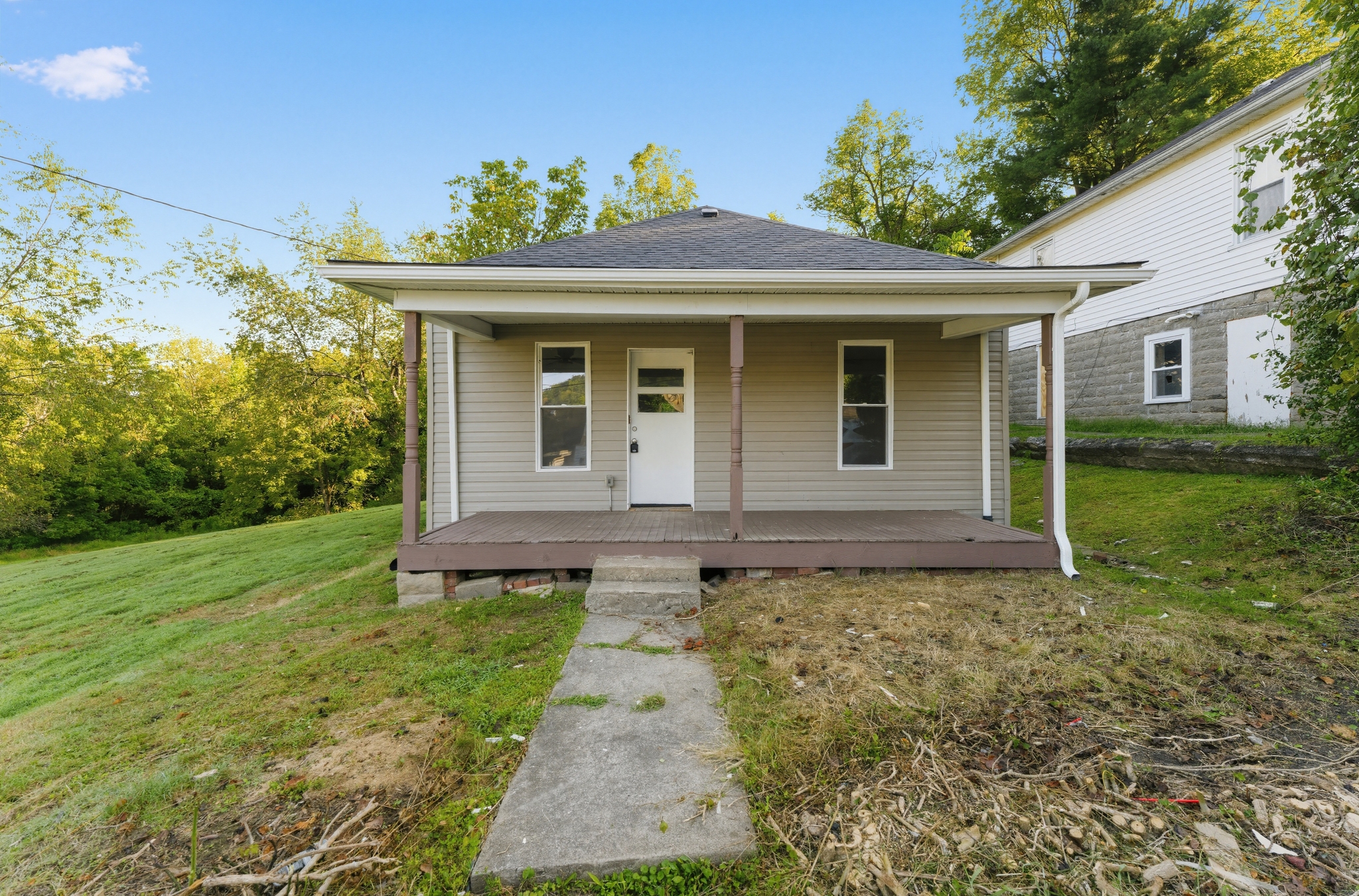 125
 Thorn Street